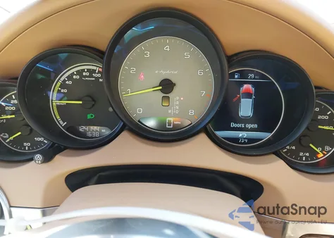 2017 Porsche Cayenne E-Hybrid S Platinum Edition from USA, damaged, VIN WP1AE2A23HLA71624